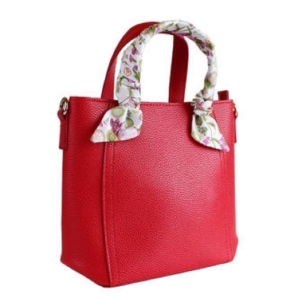 NWT Red Cross Body Purse/Reg Purse with Detachable Shoulder Strap - Picture 2 of 5